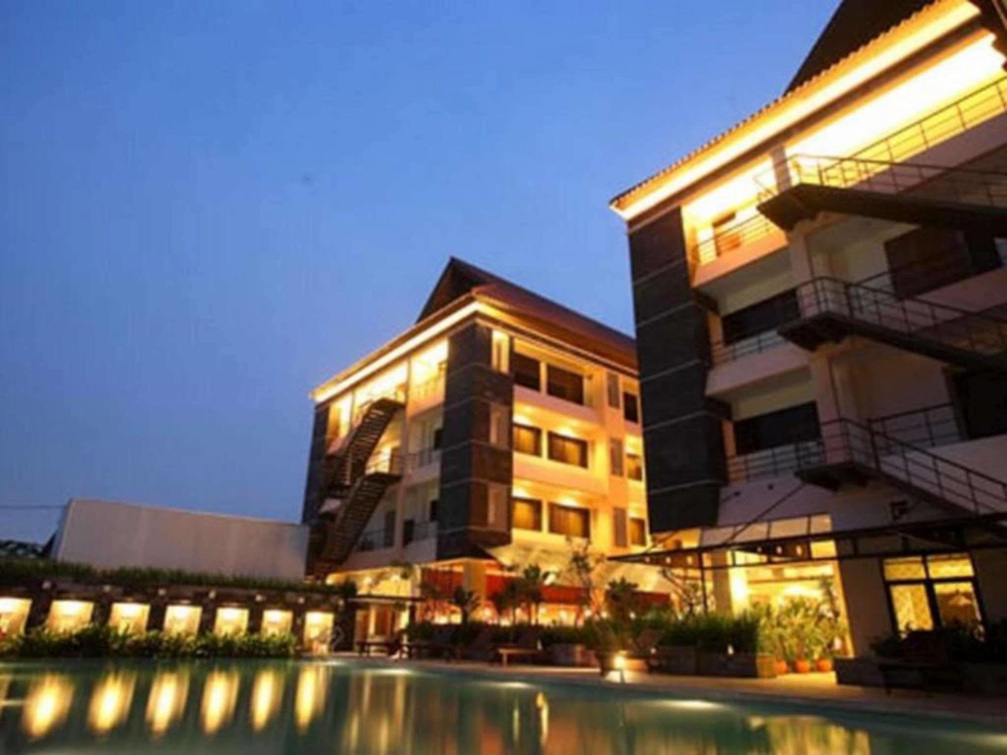 Bali World Hotel Bandung Exterior foto